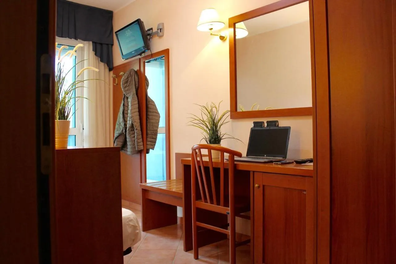 Jole Beach Hotel Чезенатико
